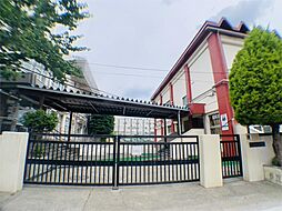 足立区立第十三中学校（585m）