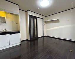 アンベリール・メゾン 1階ワンルームのリビング/ダイニング