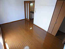 ル・ソレイユII 2階1Kのリビング/ダイニング