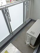 日差しが差し込むバルコニーです