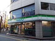 ファミリーマート神田岩本町一丁目店 270m