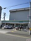 ファミリーマート玉出西店まで371ｍ