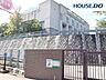 周辺：神戸市立山の手小学校 1000m。ひとりひとりが大切にされる学校づくり。教育目標「自分がすき 友達がすき 学校や地域がすき」。児童数は706人（2025年度調べ）
