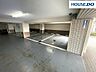 駐車場：駐車場（月額25000円）。屋内なので悪天候でも安心。2025年11月現在1台承継可。料金は変更する場合がございます。