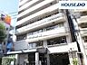 周辺：三聖病院 1000m。内科・整形外科・泌尿器科・放射線科など様々な診療科があります。一般検診や人間ドッグなども受けることができます。