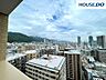 その他：19階バルコニーからの眺望。山が望めます。遠くに海が望めます。（雨天時撮影）