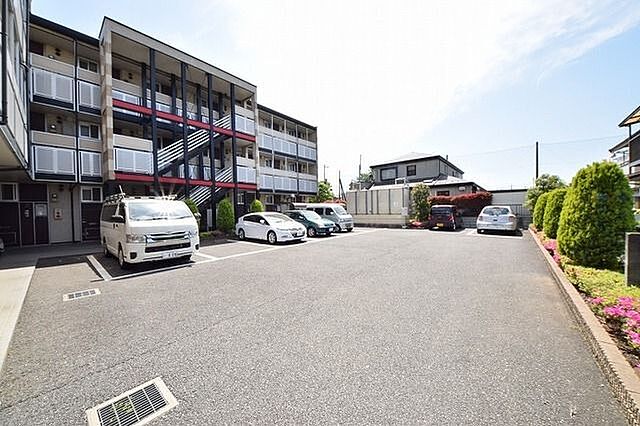 8 / 22