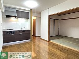 ロイヤルプレステージ 302 3階2DKのリビング/ダイニング