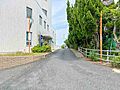 本館東側の接道...