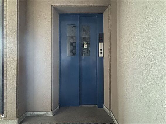 エレベーターベ...