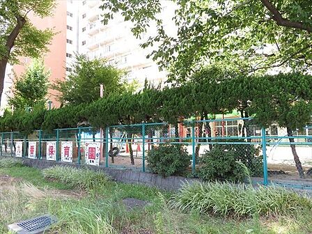 名古屋市立 九番保育園 九番保育園【九番保育園】名古屋市立の保育園。コンパクトですが、園庭もあります。保育目標は「心も体も健康な子。のびのびと遊ぶ子。友だちと遊ぶことが楽しい子」です。子育て支援事業…