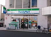 ファミリーマート湘南台駅東口店 446m