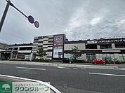 ライズモール戸塚 徒歩8分。★★食品のあおば・薬局のクリエイト・百円均一のダイソー・食事のしゃぶ葉などが入った複合施設です★★ 630m
