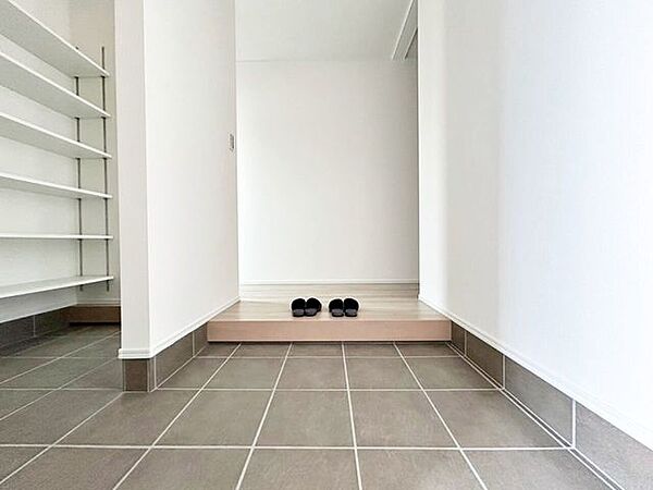 玄関を拡大表示