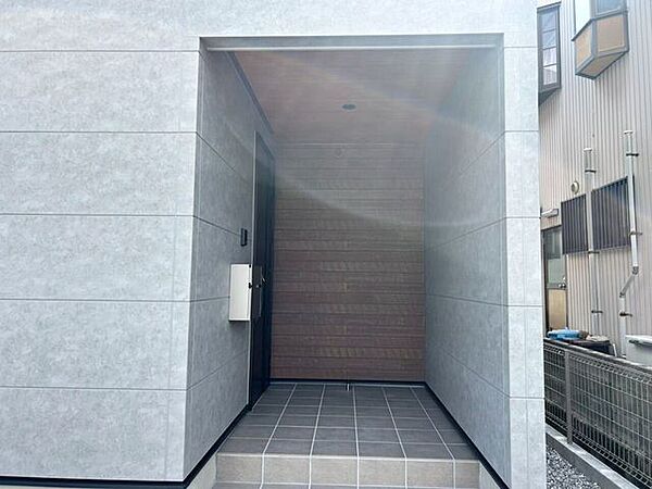 玄関を拡大表示