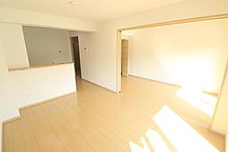 アクアルクス 105 1階1LDKのリビング/ダイニング