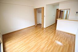 アン・オウル 204 2階ワンルームのリビング/ダイニング