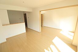 新築グレース　エム 202 2階1LDKのリビング/ダイニング