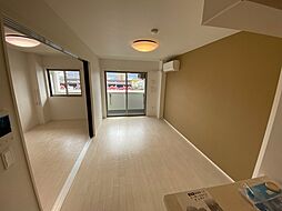 JR可部線 七軒茶屋駅 徒歩12分の賃貸アパート 2階1LDKのリビング/ダイニング