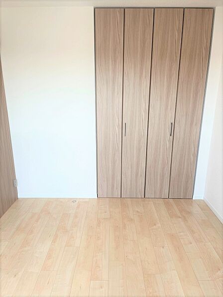 洋室（2）約6.0帖。全居室に収納をご用意。収納の悩みを解消します。
