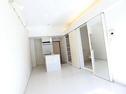 PARADOR DE GAISEN 102 1階ワンルームのリビング/ダイニング