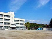 茨木市立豊川小学校 1743m