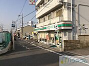 ローソンストア100 総持寺駅前店 360m