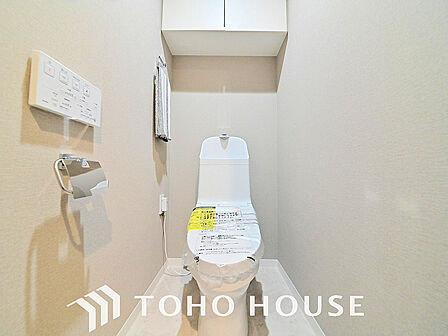 トイレには快適な温水洗浄便座付