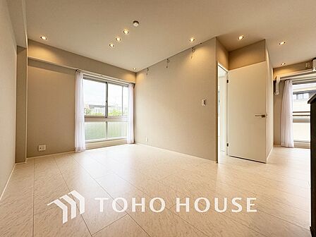 広がりのある住空間、家族が集まるリビング・ダイニング