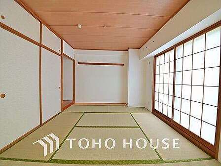 リビング横の和室はお食事後や入浴後のくつろぐ空間に