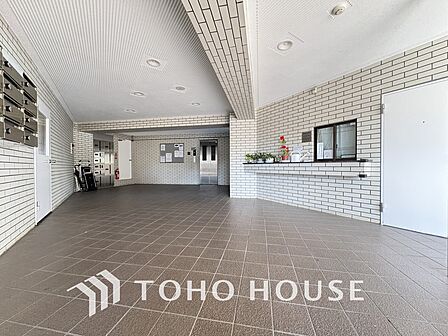 手入れの行き届いたエントランス