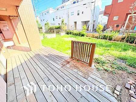 日当たりの良いバルコニーで晴れの日の洗濯物も楽しみになりますね