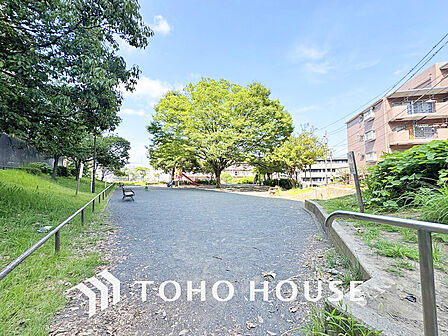 荏田関耕地公園 距離40m