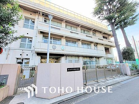 横浜市立西中学校まで約160m