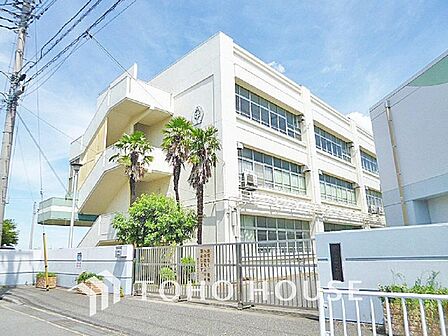横浜市立中川中学校まで約1200m