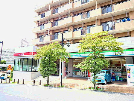 ファミリーマート 市が尾駅前店 距離220m