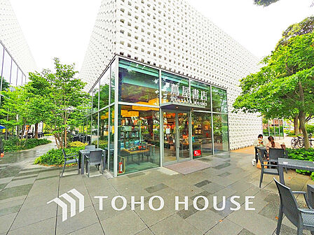 代官山 蔦屋書店　距離650ｍ