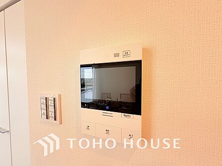 来客が一目でわかるモニター付きインターホン