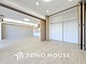 室内：シンプルですっきりとした室内は飽きのこない居心地の良い雰囲気です
