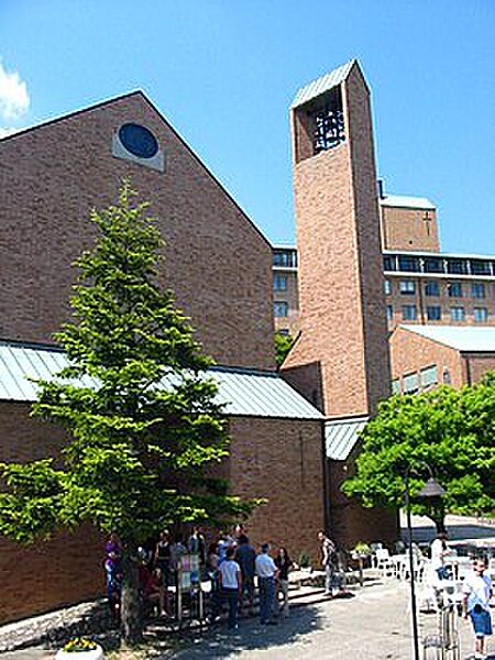 画像18:私立神戸松蔭女子学院大学（2232m）