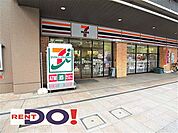セブンイレブン ハートインJR灘駅改札口店（241m）