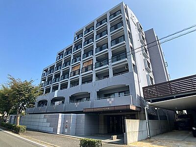 外観：★閑静な住宅街に佇む3LDKマンション★