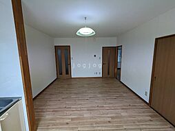 エルム花園II 0102 1階2LDKのリビング/ダイニング