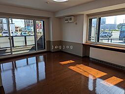 グランドール緑ケ丘 102 1階2LDKのリビング/ダイニング