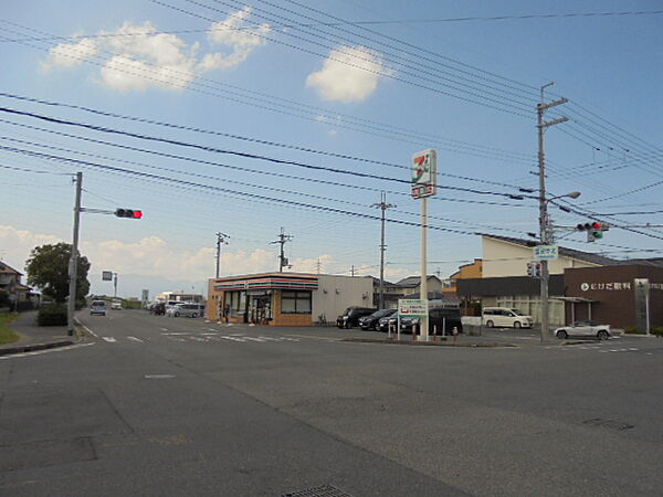 セブンイレブン野洲冨波店（588m）