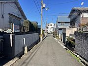 前面道路です