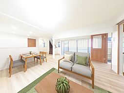 三条市西四日町3丁目　戸建て 4LDKのリビング/ダイニング