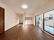 【リフォーム済】ダイニングです。キッチンは新品に交換しリビングも拡張しました。