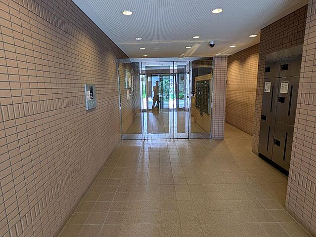 エントランス 東急ドエル・アルス下北沢 3階/305