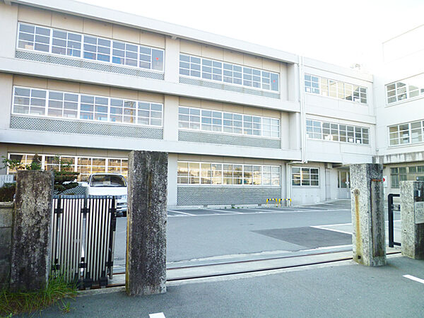 画像15:松阪市立第四小学校（713m）